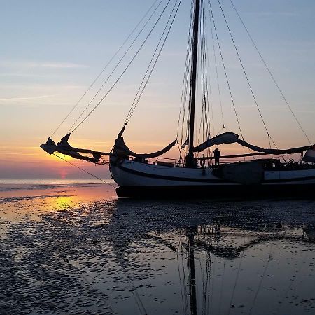 Tjalkjacht Pelikaan Volendam Otel Dış mekan fotoğraf