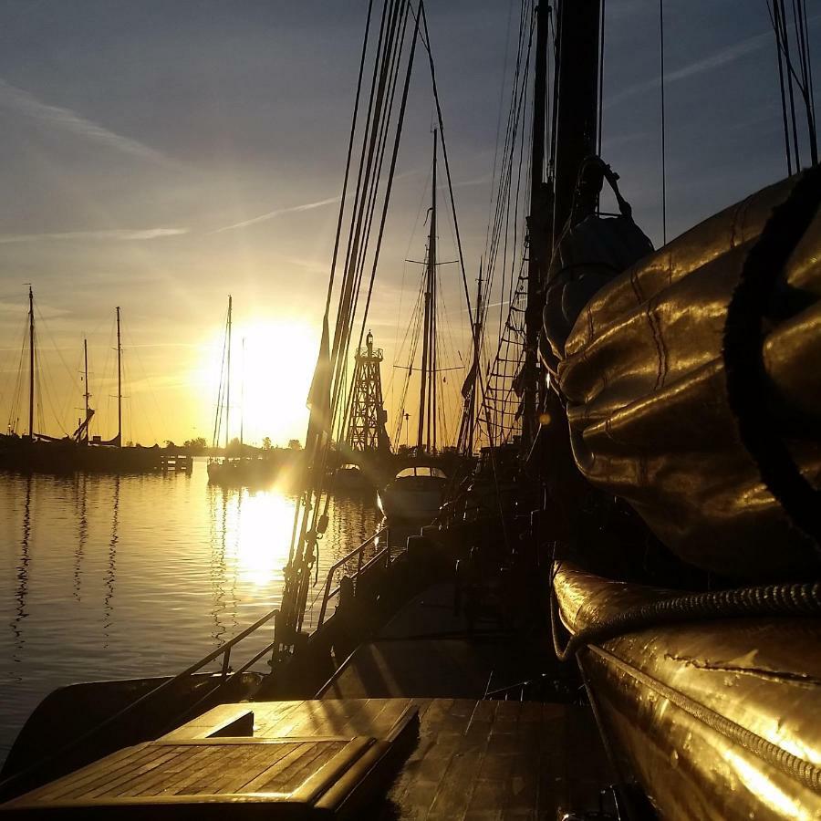 Tjalkjacht Pelikaan Volendam Otel Dış mekan fotoğraf